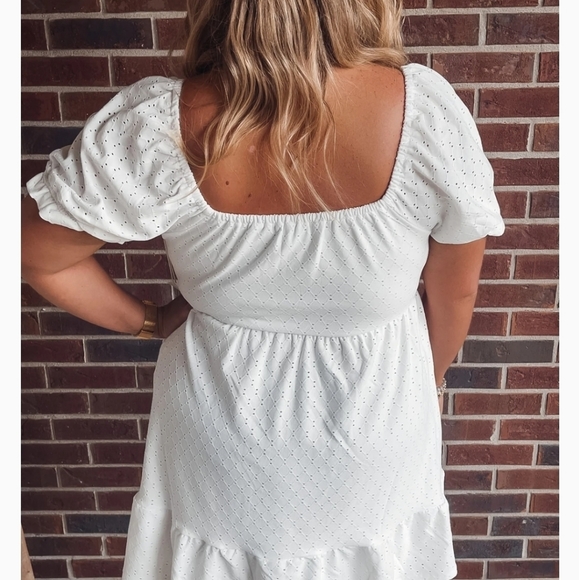 Loxology Women's Eyelet Shift Dress NWOT - Picture 2 of 14